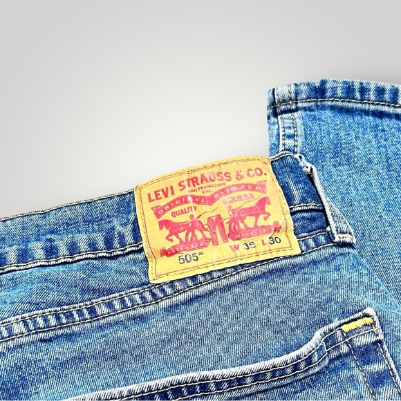*Levi Strauss 505 Straight Regular Fit Blue Jeans         (#4) - Picture 5 of 13